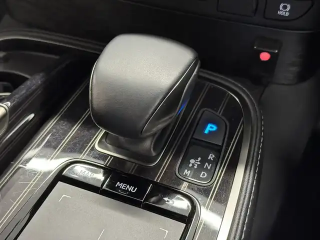 レクサス ＬＳ 500 Iパッケージ 三重県 2019(平31)年 2.8万km ソニッククォーツ プレミアムガソリン・ツインターボ/FR/MTモード付フロア10AT/12.3型ナビ/（AM/FM/CD/DVD/REC/SD/USB/Bluetooth/Miracast/AUX/TV）/パノラミックビューモニター/ドライブレコーダー 前後/ETC2.0/LEXUS Safety System＋A/・プリクラッシュセーフティ（歩行者注意喚起・アクティブ操舵回避支援）/・フロントクロストラフィックアラート/・Lexus CoDrive（レーダークルコン・レーントレーシングアシスト・レーンチェンジアシスト）/・ドライバー異常時停車支援システム/・上下2段式アダプティブハイビームシステム/・ロードサインアシスト/・先行車発進告知機能/・ITS Connect/・ブラインドスポットモニター/など/装備/・ムーンルーフ*/・本革シート/・シートヒーター＆ベンチレーション（D/N）/・メモリーパワーシート（D20way/N18way）/・パワートランクリッド/・デジタルインナーミラー/・左右独立温度調整オートエアコン/・電動リヤガラスサンシェード/・カラーHUD/・電子パーキングブレーキ＆ブレーキホールド/・20インチノイズリダクションAW（スパッタ）/・スマートキーx2＋カードキーx1/など/*…メーカーOP