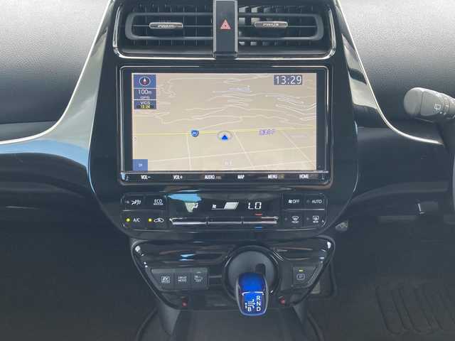 トヨタ プリウス S ツーリングセレクション 佐賀県 2020(令2)年 6.5万km ホワイトパールクリスタルシャイン 純正9インチナビ/バックカメラ/プリクラッシュセーフティ/レーンディパーチャーアラート/オートハイビーム/アダプティブクルーズコントロール/クリアランスソナー/レザーシート/シートヒーター/ビルトインETC/プッシュスタート/スマートキー/LEDヘッドライト/フォグライト/純正アルミホイール