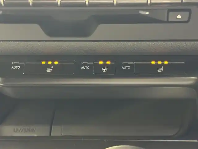 レクサス ＵＸ 250h バージョンC 滋賀県 2019(令1)年 1.9万km プラチナムシルバーメタリック レザーシート/純正メモリーナビ/・CD/Bluetooth/SD//アラウンドビューモニター/シートヒーター/メモリーパワーシート/革巻きステアリング/ステアリングヒーター/BSM/オートマチックハイビーム/クルーズコントロール/純正１７AW/ドライブレコーダー/ビルトインETC2.0/スマートキー/フォグライト/ウィンカーミラー