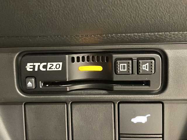 ホンダ ＺＲ－Ｖ ハイブリッド e:HEV Z 熊本県 2023(令5)年 2.6万km プラチナホワイトパール 純正ディスプレイオーディオ（ＢＴ/ラジオ/フルセグ）/全方位カメラ/前方ドライブレコーダー/ビルトインETC2.0/コーナーセンサー/パドルシフト/MTモード付AT/USB/ブレーキホールド/パワーシート/シートメモリー/シートヒーター/ステアリングヒーター/置くだけ充電/クルーズコントロール追従あり/ブラインドスポット/踏み間違え防止/BOSEサウンド