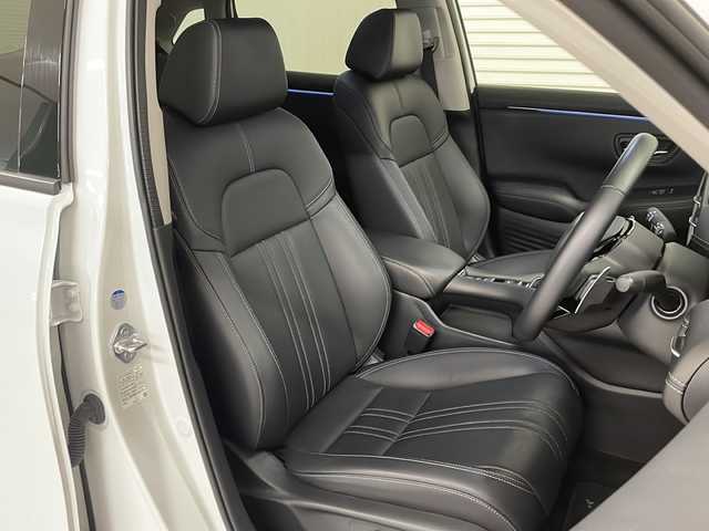 ホンダ ＺＲ－Ｖ ハイブリッド e:HEV Z 熊本県 2023(令5)年 2.6万km プラチナホワイトパール 純正ディスプレイオーディオ（ＢＴ/ラジオ/フルセグ）/全方位カメラ/前方ドライブレコーダー/ビルトインETC2.0/コーナーセンサー/パドルシフト/MTモード付AT/USB/ブレーキホールド/パワーシート/シートメモリー/シートヒーター/ステアリングヒーター/置くだけ充電/クルーズコントロール追従あり/ブラインドスポット/踏み間違え防止/BOSEサウンド