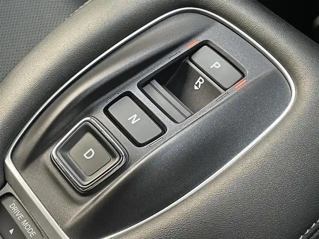ホンダ ＺＲ－Ｖ ハイブリッド e:HEV Z 福岡県 2023(令5)年 2.6万km プラチナホワイトパール 純正ディスプレイオーディオ（ＢＴ/ラジオ/フルセグ）/全方位カメラ/前方ドライブレコーダー/ビルトインETC2.0/コーナーセンサー/パドルシフト/MTモード付AT/USB/ブレーキホールド/パワーシート/シートメモリー/シートヒーター/ステアリングヒーター/置くだけ充電/クルーズコントロール追従あり/ブラインドスポット/踏み間違え防止/BOSEサウンド