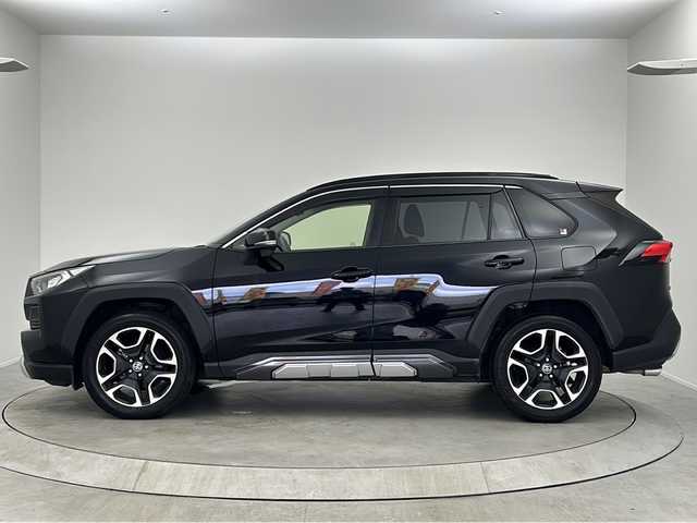 トヨタ ＲＡＶ４ アドベンチャー 大阪府 2020(令2)年 4.6万km アティチュードブラックマイカ カロッツェリア9インチSDナビ/【AM/FM/CD/DVD/Bluetooth/フルセグTV】/カロッツェリアサウンドシステム/【TS-WX70DA】/バックカメラ/ビルトインETC/前後ドライブレコーダー/【DC-DR651】/ステアリングヒーター/トヨタセーフティセンス/PCS/LTA/RSA/レーダークルーズコントロール/純正19インチAW/純正フロアマット