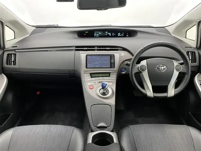 トヨタ プリウス G ツーリングセレクション 愛知県 2013(平25)年 7.3万km ホワイトパールクリスタルシャイン 純正ナビ　黒ハーフレザー　禁煙車　フルＴＶ　ＤＶＤ　Ｂｌｕｅｔｏｏｔｈ　クルコン　ＥＴＣ　バックカメラ　ヘッドライトウォッシャー　LEDライト　フォグランプ　運転席パワーシート　ドラレコ　純正マット　