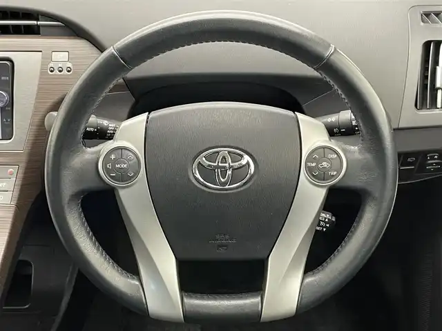 トヨタ プリウス G ツーリングセレクション 愛知県 2013(平25)年 7.3万km ホワイトパールクリスタルシャイン 純正ナビ　黒ハーフレザー　禁煙車　フルＴＶ　ＤＶＤ　Ｂｌｕｅｔｏｏｔｈ　クルコン　ＥＴＣ　バックカメラ　ヘッドライトウォッシャー　LEDライト　フォグランプ　運転席パワーシート　ドラレコ　純正マット　