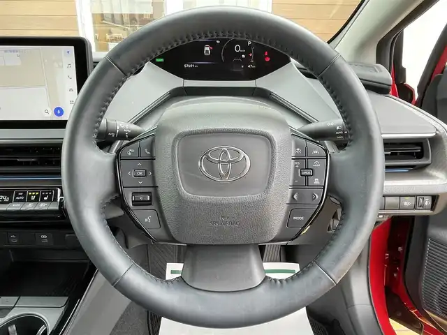 トヨタ プリウス Z 宮崎県 2023(令5)年 5.8万km エモーショナルレッドⅡ 12.3インチディスプレイオーディオ/全方位モニター/純正19インチアルミホイール/ビルトインETC2.0/ドライブレコーダー前後/フルセグTV/レーダークルーズコントロール/車線逸脱警報/衝突軽減システム/電動パーキングブレーキ/オートブレーキホールド/ステアリングスイッチ/シートリフター/LEDヘッドライト/オートマチックハイビーム/ブラインドスポットモニター/電動格納ミラー/ウインカーミラー/プッシュスタート/スマートキー