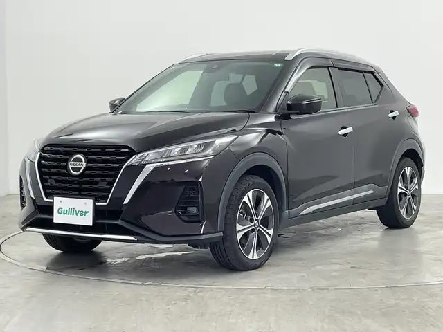 日産 キックス X 群馬県 2020(令2)年 6.1万km ナイトベールパープル プロパイロット　ナビ　フルセグＴＶ　全周囲カメラ　デジタルインナーミラー　衝突被害軽減ブレーキ　レーンアシスト　オートハイビーム　ＬＥＤヘッドライト　ハーフレザーシート　ルーフレール　スマートキー