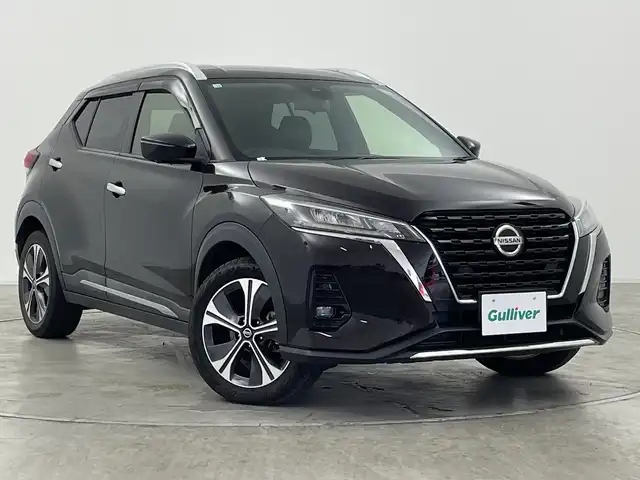 日産 キックス X 群馬県 2020(令2)年 6.1万km ナイトベールパープル プロパイロット　ナビ　フルセグＴＶ　全周囲カメラ　デジタルインナーミラー　衝突被害軽減ブレーキ　レーンアシスト　オートハイビーム　ＬＥＤヘッドライト　ハーフレザーシート　ルーフレール　スマートキー