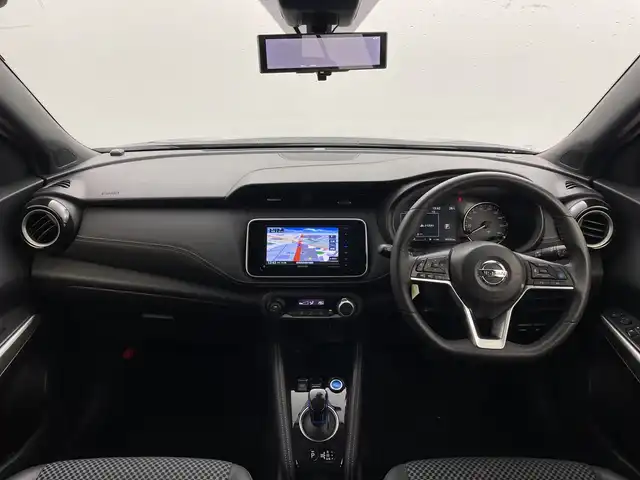 日産 キックス X 群馬県 2020(令2)年 6.1万km ナイトベールパープル プロパイロット　ナビ　フルセグＴＶ　全周囲カメラ　デジタルインナーミラー　衝突被害軽減ブレーキ　レーンアシスト　オートハイビーム　ＬＥＤヘッドライト　ハーフレザーシート　ルーフレール　スマートキー