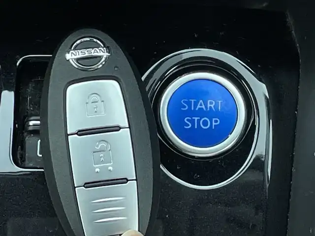 日産 キックス X 群馬県 2020(令2)年 6.1万km ナイトベールパープル プロパイロット　ナビ　フルセグＴＶ　全周囲カメラ　デジタルインナーミラー　衝突被害軽減ブレーキ　レーンアシスト　オートハイビーム　ＬＥＤヘッドライト　ハーフレザーシート　ルーフレール　スマートキー