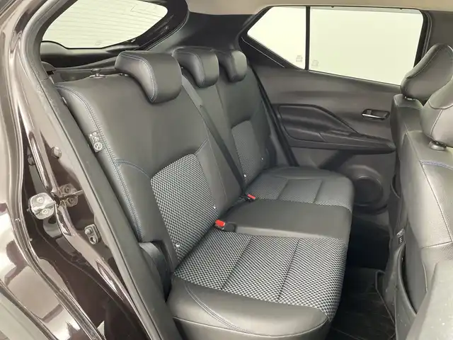 日産 キックス X 群馬県 2020(令2)年 6.1万km ナイトベールパープル プロパイロット　ナビ　フルセグＴＶ　全周囲カメラ　デジタルインナーミラー　衝突被害軽減ブレーキ　レーンアシスト　オートハイビーム　ＬＥＤヘッドライト　ハーフレザーシート　ルーフレール　スマートキー