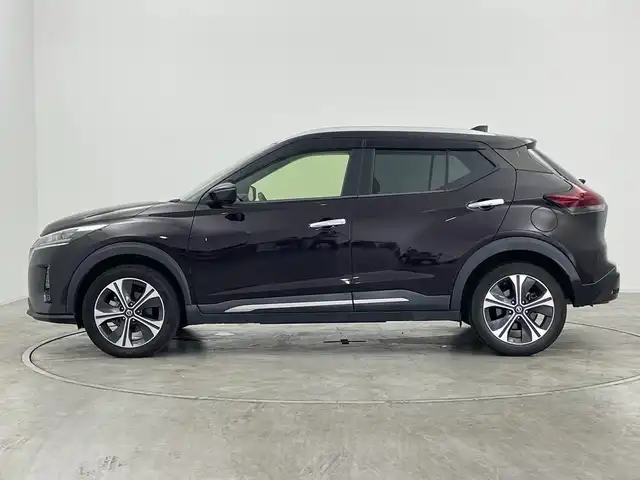 日産 キックス X 群馬県 2020(令2)年 6.1万km ナイトベールパープル プロパイロット　ナビ　フルセグＴＶ　全周囲カメラ　デジタルインナーミラー　衝突被害軽減ブレーキ　レーンアシスト　オートハイビーム　ＬＥＤヘッドライト　ハーフレザーシート　ルーフレール　スマートキー