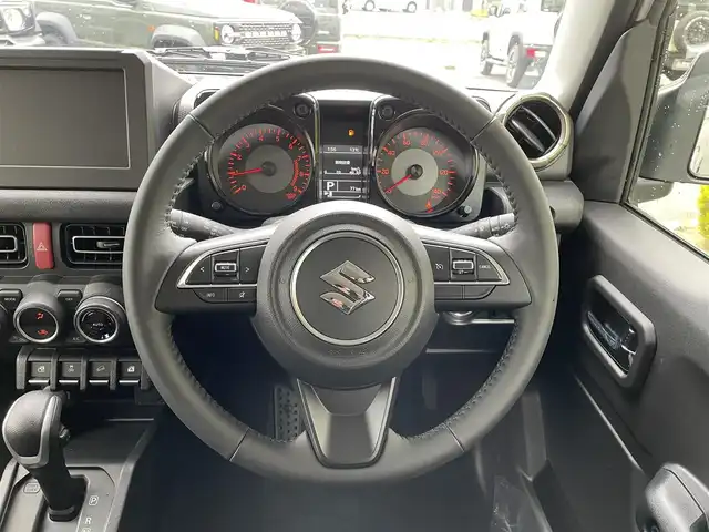 スズキ ジムニー XC 岩手県 2024(令6)年 0.1万km未満 ピュアホワイトP 4WD/デュアルセンサーブレーキサポート/レーダークルーズコントロール/前席シートヒーター/純正LEDヘッドライト/純正フォグランプ/ヘッドライトウォッシャー/ステアリングリモコン/スマートキー/保証書/取扱説明書