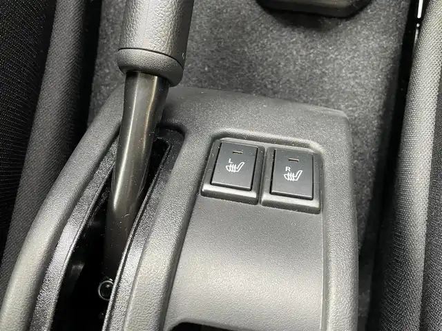 スズキ ジムニー XC 岩手県 2024(令6)年 0.1万km未満 ピュアホワイトP 4WD/デュアルセンサーブレーキサポート/レーダークルーズコントロール/前席シートヒーター/純正LEDヘッドライト/純正フォグランプ/ヘッドライトウォッシャー/ステアリングリモコン/スマートキー/保証書/取扱説明書