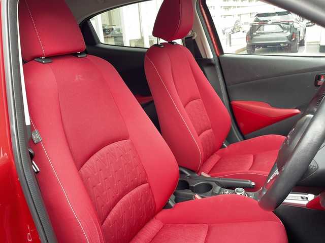 マツダ デミオ 13S ミッドセンチュリー 静岡県 2017(平29)年 6.2万km ソウルレッドプレミアムメタリック フルセグテレビ/バックカメラ/アイドリングストップ/プッシュスタート/ETC/オートライト/横滑り防止/LEDヘッドライト/メモリナビ/ドライブレコーダー