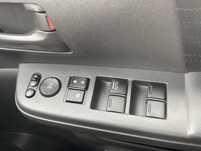 ホンダ ステップワゴン G HDDナビ スマートスタイル 鹿児島県 2012(平24)年 8.1万km クリスタルブラックパール 純正HDDナビ/（CD/DVD/USB/フルセグTV）/バックカメラ/純正フリップダウンモニター/ビルトインETC/両側パワースライドドア/HIDヘッドライト/社外フロアマット/ドアバイザー/スマートキー