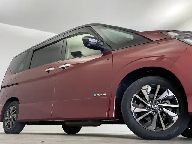 日産 セレナ e－パワー HWS V アーバンクロム 新潟県 2021(令3)年 6万km マルーンレッド 2トーン 純正メモリナビ/　フルセグTV/Bluetooth/CD/DVD/プロパイロット/BSM(ブラインドスポットモニター)/衝突被害軽減ブレーキ/レーンキープアシスト/レーダークルーズコントロール/前後コーナーセンサー/両側パワースライドドア/ドライブレコーダー/アラウンドビューモニター/ビルトインETC/オートマチックハイビーム/LEDヘッドライト/横滑り防止装置/オートライト/スマートキー/禁煙車