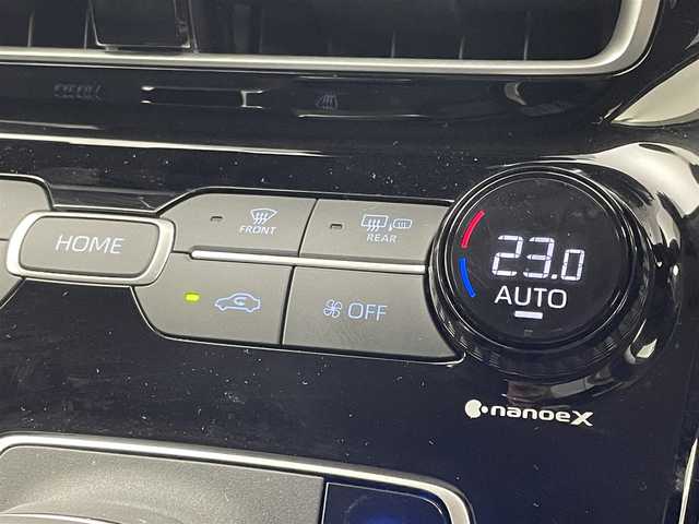 トヨタ アクア Z 埼玉県 2023(令5)年 1.9万km ブラックマイカ 純正10.5インチディスプレイオ＾ディオ/ AM FM BluetoothフルセグTV AppleCarplay/トヨタセーフティセンス/プリクラッシュセーフティ/レーントレーシングアシスト/レーダークルーズコントロール/オートマチックハイビーム/ロードサインアシスト/パノラミックビューモニター/AC100V/クリアランスソナー/純正15インチアルミホイール/オートライト/スマートキー