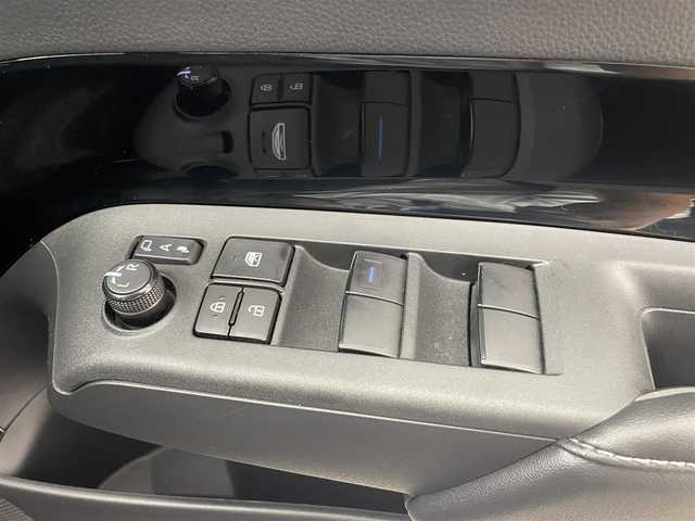 トヨタ アクア Z 埼玉県 2023(令5)年 1.9万km ブラックマイカ 純正10.5インチディスプレイオ＾ディオ/ AM FM BluetoothフルセグTV AppleCarplay/トヨタセーフティセンス/プリクラッシュセーフティ/レーントレーシングアシスト/レーダークルーズコントロール/オートマチックハイビーム/ロードサインアシスト/パノラミックビューモニター/AC100V/クリアランスソナー/純正15インチアルミホイール/オートライト/スマートキー