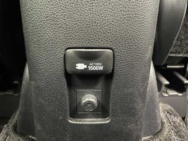 トヨタ アクア Z 埼玉県 2023(令5)年 1.9万km ブラックマイカ 純正10.5インチディスプレイオ＾ディオ/ AM FM BluetoothフルセグTV AppleCarplay/トヨタセーフティセンス/プリクラッシュセーフティ/レーントレーシングアシスト/レーダークルーズコントロール/オートマチックハイビーム/ロードサインアシスト/パノラミックビューモニター/AC100V/クリアランスソナー/純正15インチアルミホイール/オートライト/スマートキー