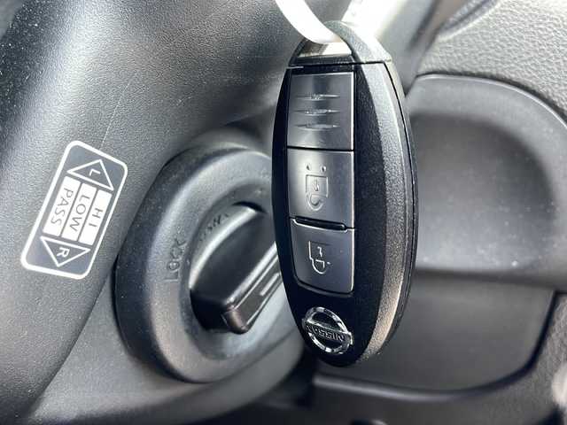 日産 エクストレイル 20GT 新潟県 2010(平22)年 17万km ブリリアントホワイトパール ワンオーナー/4WD/ディーゼル/純正HDDナビ・フルセグTV/CD・DVD・Bluetooth/バックカメラ/スマートキー/HIDライト/冬タイヤ積載/ステアリングスイッチ/ドアバイザー/純正フロアマット/ビルトインETC