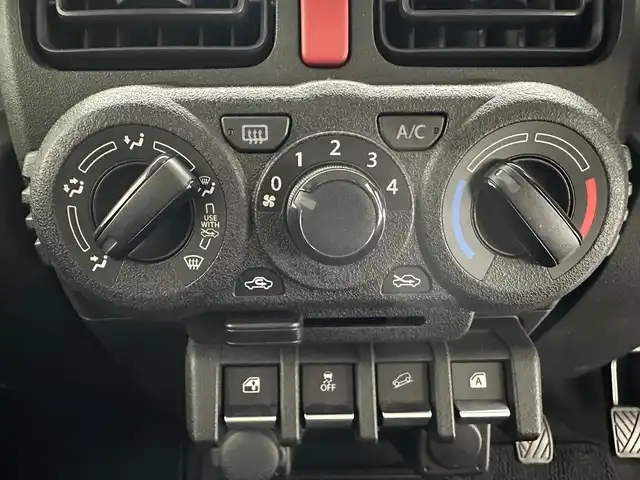 スズキ ジムニー XG 兵庫県 2019(平31)年 1.3万km ジャングルグリーン ・純正CDオーディオ/・ETC/・4WD/・純正マット/・スペアキー/・リモコンキー/・背面タイヤ/・ヘッドライトレベライザー