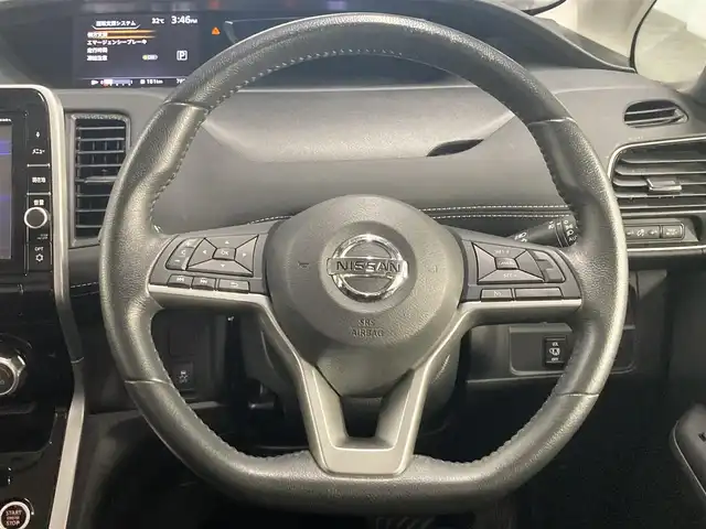 日産 セレナ ハイウェイスター Vセレクション 広島県 2017(平29)年 7.7万km ダイヤモンドブラック 純正フリップダウンモニター/レーンキープアシスト/エマージェンシーブレーキ/純正9型ナビ/・CD/DVD/BT/フルセグ/バックカメラ/ハンズフリー両側パワースライドドア/クルーズコントロール/ETC/LEDヘッドライト/オートライト/スマートキー/プッシュスタート/純正16インチアルミホイール(195/60/R16）/純正フロアマット