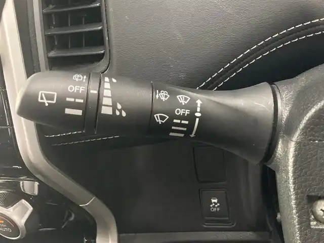 日産 セレナ ハイウェイスター Vセレクション 広島県 2017(平29)年 7.7万km ダイヤモンドブラック 純正フリップダウンモニター/レーンキープアシスト/エマージェンシーブレーキ/純正9型ナビ/・CD/DVD/BT/フルセグ/バックカメラ/ハンズフリー両側パワースライドドア/クルーズコントロール/ETC/LEDヘッドライト/オートライト/スマートキー/プッシュスタート/純正16インチアルミホイール(195/60/R16）/純正フロアマット
