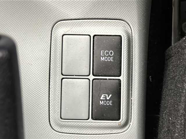 トヨタ アクア S 長崎県 2014(平26)年 8.8万km クールソーダメタリック 純正7インチメモリナビ/CD/DVD/Bluetooth/フルセグテレビ/ミュージックサーバー/バックカメラ/ETC/純正ドラレコ/光軸レベライザー/オートライト/純正フロアマット/電動格納ミラー/純正ホイールキャップ/ドアバイザー/プッシュスタート/ウィンカーミラー/ステアリングリモコン/スマートキー/スペアキー