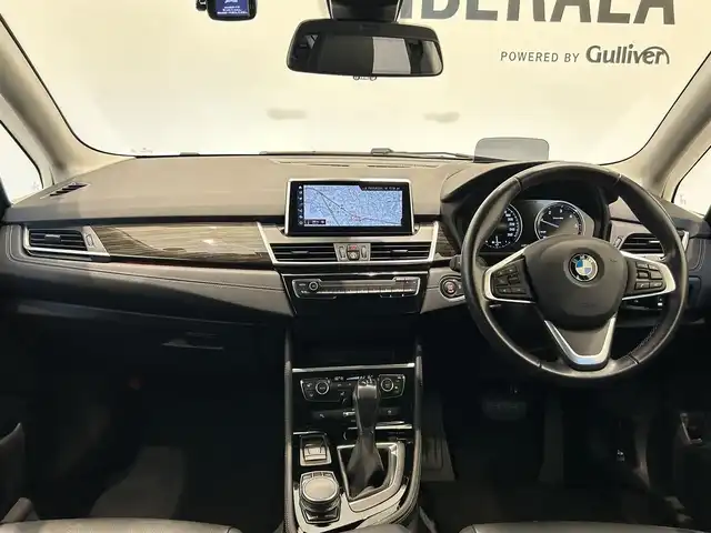 ＢＭＷ ２１８ｄ アクティブツアラー ラグジュアリー 福岡県 2019(令1)年 5.9万km ミネラルホワイト アドバンスドアクティブセーフティＰＫＧ　/コンフォートＰＫＧ　/パーキングサポートＰＫＧ　/アンビエントライト　/純正ナビ　/Ｂｌｕｅｔｏｏｔｈ　/ＡＣＣ　/ＨＵＤ　/前後ドライブレコーダー　/純正１７インチＡＷ