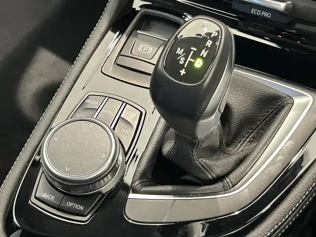 ＢＭＷ ２１８ｄ アクティブツアラー ラグジュアリー 福岡県 2019(令1)年 5.9万km ミネラルホワイト アドバンスドアクティブセーフティＰＫＧ　/コンフォートＰＫＧ　/パーキングサポートＰＫＧ　/アンビエントライト　/純正ナビ　/Ｂｌｕｅｔｏｏｔｈ　/ＡＣＣ　/ＨＵＤ　/前後ドライブレコーダー　/純正１７インチＡＷ