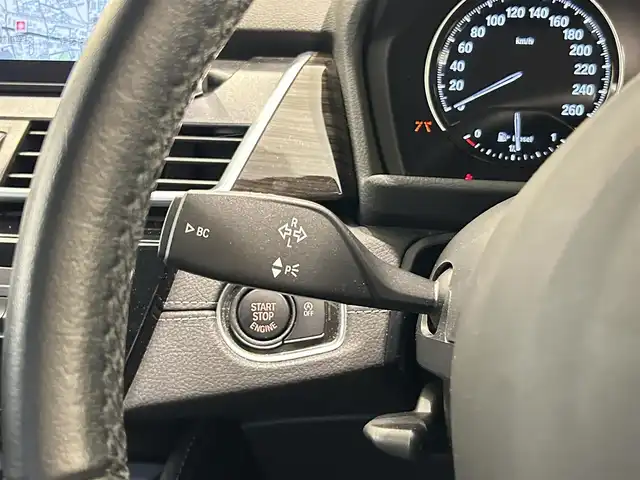 ＢＭＷ ２１８ｄ アクティブツアラー ラグジュアリー 福岡県 2019(令1)年 5.9万km ミネラルホワイト アドバンスドアクティブセーフティＰＫＧ　/コンフォートＰＫＧ　/パーキングサポートＰＫＧ　/アンビエントライト　/純正ナビ　/Ｂｌｕｅｔｏｏｔｈ　/ＡＣＣ　/ＨＵＤ　/前後ドライブレコーダー　/純正１７インチＡＷ