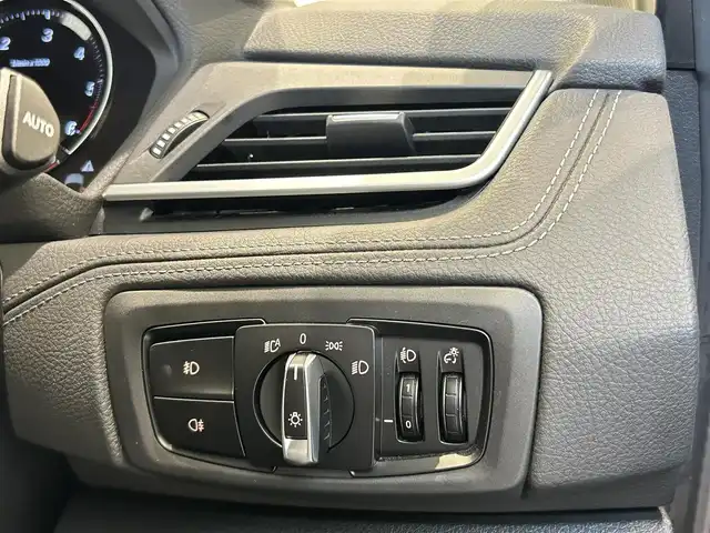 ＢＭＷ ２１８ｄ アクティブツアラー ラグジュアリー 福岡県 2019(令1)年 5.9万km ミネラルホワイト アドバンスドアクティブセーフティＰＫＧ　/コンフォートＰＫＧ　/パーキングサポートＰＫＧ　/アンビエントライト　/純正ナビ　/Ｂｌｕｅｔｏｏｔｈ　/ＡＣＣ　/ＨＵＤ　/前後ドライブレコーダー　/純正１７インチＡＷ