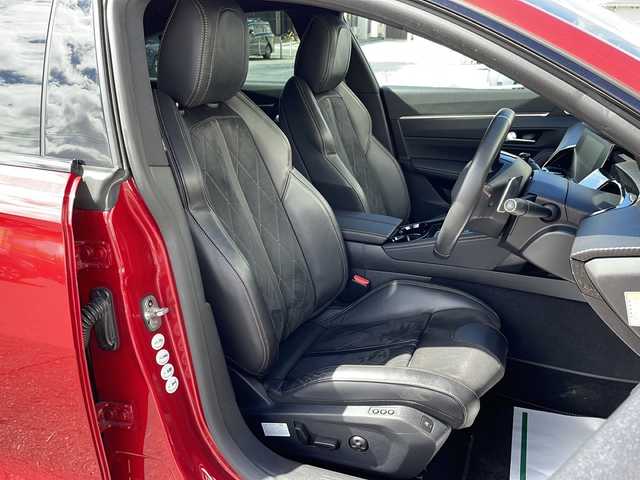 プジョー ５０８ GT ブルーHDi 山形県 2019(令1)年 5.4万km 赤 禁煙車/アクティブセーフブレーキ/レーンキープアシスト/ドライバーアテンションアラート/ディスタンスアラート/アクティブクルーズコントロール/FOCALオーディオシステム/ブラインドスポットモニター/ハーフレザーシート/純正ナビ/バックカメラ/コーナーセンサー/シートヒーター/パワーシート/アイドリングストップ/電動パーキングブレーキ/パワーバックドア/ドライブレコーダー/LEDヘッドライト