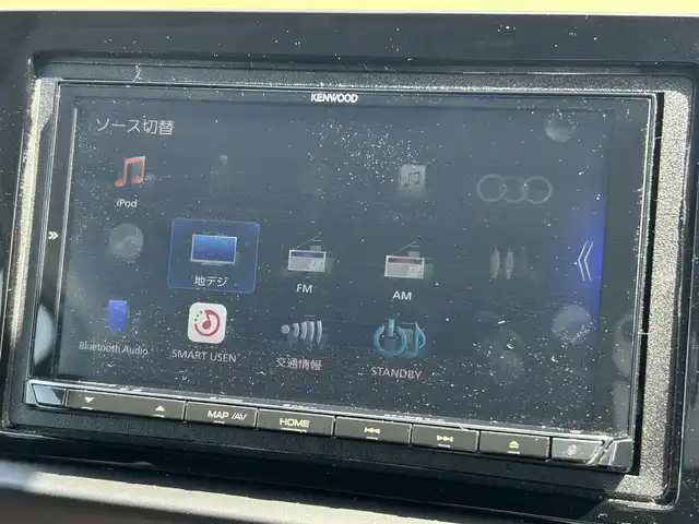 ホンダ フィット e:HEVリュクス 福岡県 2020(令2)年 4.8万km プラチナホワイトパール 社外ナビ(MDV-M906HD)/CD/DVD/SD/BT/フルセグ/ETC/バックカメラ/置くだけ充電/オートホールド/ホンダセンシング/レーンキープアシスト/革巻きステアリング/ステアリングスイッチ/ハーフレザーシート/シートヒーターD-N/LEDヘッドライト/オートライト/オートハイビーム/フォグライト前/コーナーセンサー前後/純正フロアマット/純正16AW