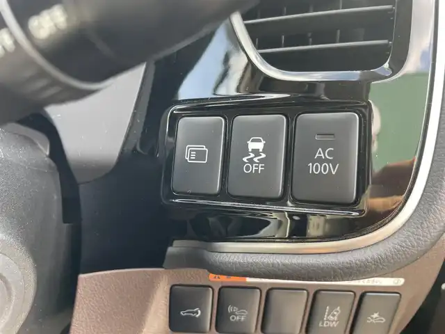 三菱 アウトランダー ＰＨＥＶ G プレミアムパッケージ 福岡県 2016(平28)年 7.3万km クォーツブラウンメタリック ハンドルヒーター/パワーステアリング/純正ナビ/純正フロアマット/ドライブレコーダー(前後)/レザーシート/Bluetooth/ETC/クルーズコントロール/プッシュスタート/横滑り防止装置/衝突被害軽減システム/100V充電/ETC/W+Sエアバッグ
