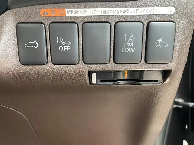 三菱 アウトランダー ＰＨＥＶ G プレミアムパッケージ 福岡県 2016(平28)年 7.3万km クォーツブラウンメタリック ハンドルヒーター/パワーステアリング/純正ナビ/純正フロアマット/ドライブレコーダー(前後)/レザーシート/Bluetooth/ETC/クルーズコントロール/プッシュスタート/横滑り防止装置/衝突被害軽減システム/100V充電/ETC/W+Sエアバッグ