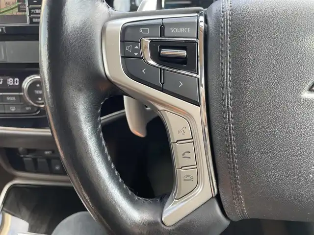 三菱 アウトランダー ＰＨＥＶ G プレミアムパッケージ 福岡県 2016(平28)年 7.3万km クォーツブラウンメタリック ハンドルヒーター/パワーステアリング/純正ナビ/純正フロアマット/ドライブレコーダー(前後)/レザーシート/Bluetooth/ETC/クルーズコントロール/プッシュスタート/横滑り防止装置/衝突被害軽減システム/100V充電/ETC/W+Sエアバッグ