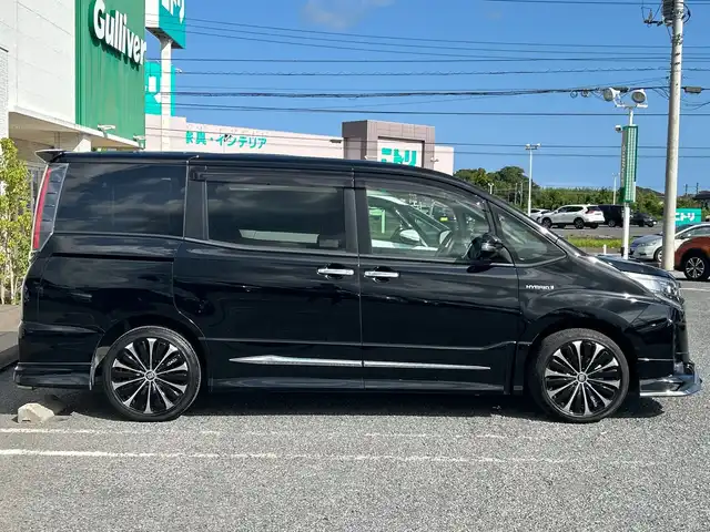 トヨタ ノア ハイブリッド Si ダブルバイビーⅡ 千葉県 2019(令1)年 6.1万km ブラック モデリスタエアロ 18インチAW  9型ナビNSZT-Y68T バックカメラ 両側パワースライドドア シートヒーター クルコン ETC USB 革調シートカバー LEDライト オートライト ソナー