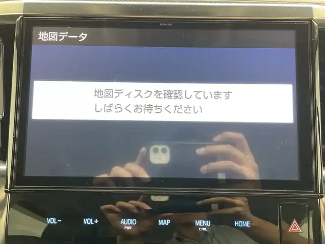 トヨタ ヴェルファイア Z Gエディション 群馬県 2019(平31)年 5.7万km ホワイトパールクリスタルシャイン 純正１０．５型ナビ　純正１２．１型後席モニター　デジタルインナーミラー　アダプティブクルーズコントロール　レーンキープアシスト　衝突被害軽減ブレーキ　ブラインドスポットモニター　ＥＴＣ　ＬＥＤ　禁煙車