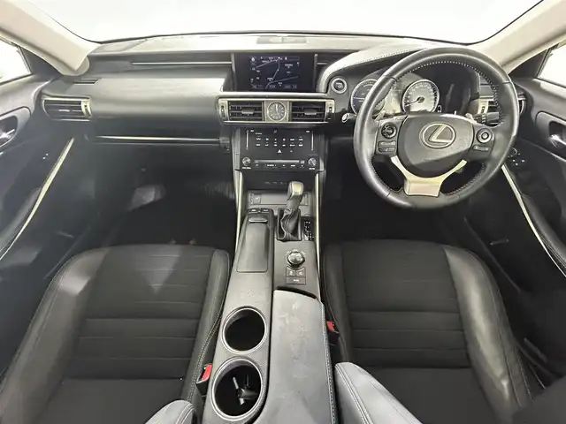 レクサス ＩＳ 300h 佐賀県 2013(平25)年 4.3万km ホワイトパールクリスタルシャイン メーカー純正ナビ/フルセグテレビ/バックカメラ/ハーフレザーシート/パワーシート＜運転席/助手席＞/コーナーセンサー/ETC2.0/スマートキー/スペアキー/純正フロアマット/純正17インチアルミホイール