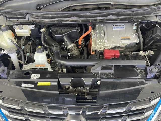 日産 セレナ e－パワー ハイウェイスター V 岐阜県 2019(令1)年 6.3万km アズライトブルー 純正10インチナビゲーション/CD　DVD/Bluetooth/ブルーレイ/SD/USB/フルセグテレビ/両側パワースライドドア/プロパイロット/ETC/レーンキープアシスト/ステアリングヒーター/シートヒーター/前方ドラレコ/エマージェンシーブレーキ