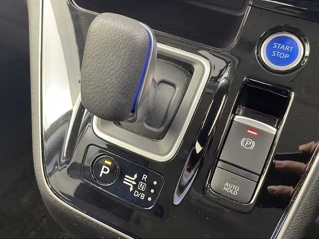 日産 セレナ e－パワー ハイウェイスター V 岐阜県 2019(令1)年 6.3万km アズライトブルー 純正10インチナビゲーション/CD　DVD/Bluetooth/ブルーレイ/SD/USB/フルセグテレビ/両側パワースライドドア/プロパイロット/ETC/レーンキープアシスト/ステアリングヒーター/シートヒーター/前方ドラレコ/エマージェンシーブレーキ