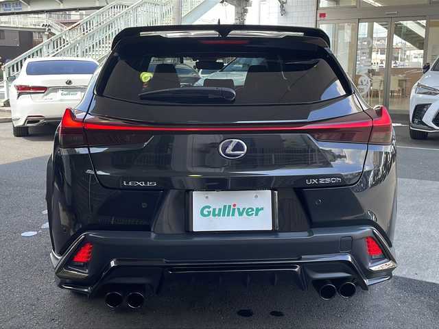 レクサス ＵＸ 250h Fスポーツ 京都府 2019(平31)年 8.9万km グラファイトブラックガラスフレーク 10.3インチ純正SDナビ /フルセグTV/Bluetooth/CD/DVD再生機能/AUX/Miracast/赤本革 /メモリーパワーシート /シートヒーター/エアシート/ステアリングヒーター/サンルーフ /TDRマフラー/アラウンドビューモニター /パドルシフト/BSM /クルコン追従有/レーンキープアシスト/前後コーナーセンサー /3眼LEDヘッドライト  /フロントフォグランプ/オートライト/オートマチックハイビーム/ハンズフリーパワーバックドア/Wサイドエアバッグ/カーテンエアバッグ