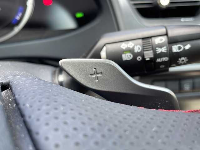 レクサス ＵＸ 250h Fスポーツ 京都府 2019(平31)年 8.9万km グラファイトブラックガラスフレーク 10.3インチ純正SDナビ /フルセグTV/Bluetooth/CD/DVD再生機能/AUX/Miracast/赤本革 /メモリーパワーシート /シートヒーター/エアシート/ステアリングヒーター/サンルーフ /TDRマフラー/アラウンドビューモニター /パドルシフト/BSM /クルコン追従有/レーンキープアシスト/前後コーナーセンサー /3眼LEDヘッドライト  /フロントフォグランプ/オートライト/オートマチックハイビーム/ハンズフリーパワーバックドア/Wサイドエアバッグ/カーテンエアバッグ