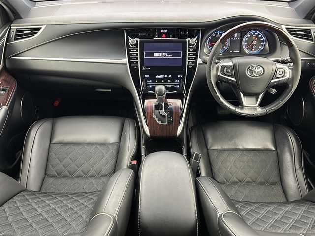 トヨタ ハリアー プレミアム 宮城県 2015(平27)年 7.5万km ホワイトパールクリスタルシャイン 禁煙車/JBLサウンドスピーカー/トヨタセーフティセンス/・プリクラッシュセーフティ/・レーンキープアシスト/・オートハイビーム/純正メーカーOPナビ/・CD.DVD.SD.BT.USB/フルセグTV/バックモニター/クルーズコントロール/ハーフレザーシート/・D席パワーシート/電動リアゲート/ウッドコンビステアリングホイール/ステアリングスイッチ/ビルトインETC/LEDヘッドライト/LEDフォグランプ/プッシュスタート/スマートキー/横滑り防止装置/純正18インチアルミホイール/純正フロアマット
