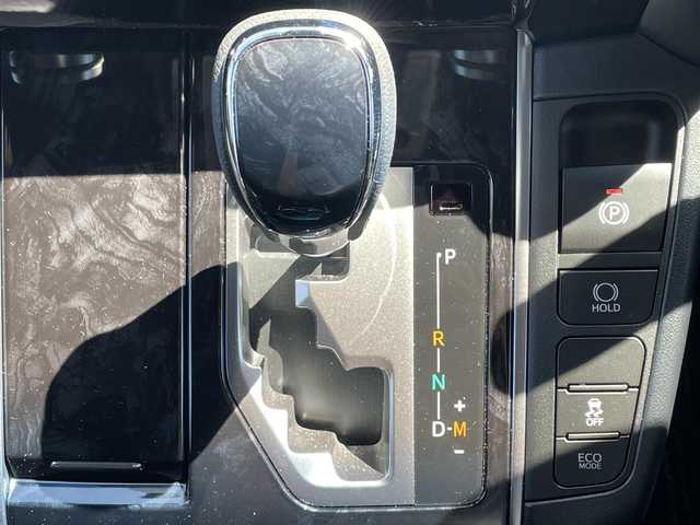 トヨタ アルファード S タイプゴールド 滋賀県 2020(令2)年 1.4万km ホワイトパールクリスタルシャイン 純正ディスプレイオーディオ/(フルセグ/Bluetooth)/DVDデッキ/トヨタセーフティーセンス/・プリクラッシュセーフティ/・レーダークルーズコントロール/・レーンキープアシスト/・ブラインドスポットモニター/・標識認識/・先行車発進告知/・オートハイビーム/LEDオートライト/フォグ/電動リアゲート/両側電動スライドドア/フリップダウンモニター/デジタルインナーミラー/バックカメラ/電動パーキング/ブレーキホールド/前後ドライブレコーダー/電動格納ミラー/クリアランスソナー/ドアバイザー/フロアMT付きAT/スペアキー/クラウン用ホイール