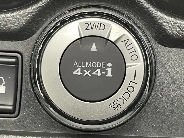 日産 エクストレイル 20X エマージェンシーブレーキ 岡山県 2015(平27)年 6.7万km ダイヤモンドブラック パノラミックガラスルーフ/純正SDナビ　QY73-91ND/地デジ/Bluetooth/CD/DVD/AUX/アラウンドビューモニター/ルーフレール/パーキングアシスト /LEDヘッドライト/カプロンシート/シートヒーター/4WD/前後ドラレコ /ビルトインETC/純正17インチアルミホイール/プッシュスタート /スマートキー /ステアリングスイッチ/フォグランプ/アイドリングストップ