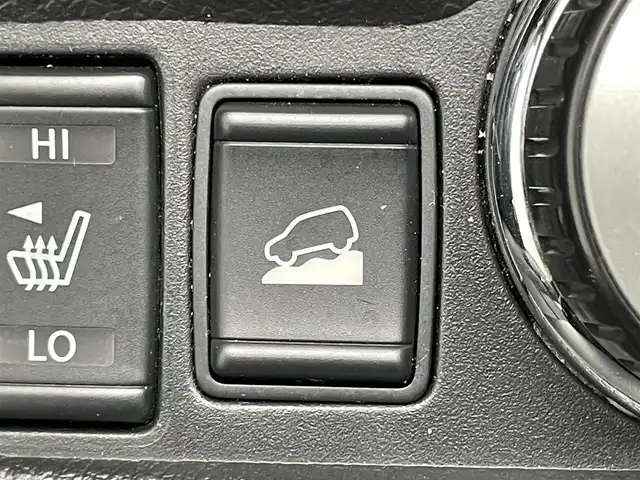 日産 エクストレイル 20X エマージェンシーブレーキ 岡山県 2015(平27)年 6.7万km ダイヤモンドブラック パノラミックガラスルーフ/純正SDナビ　QY73-91ND/地デジ/Bluetooth/CD/DVD/AUX/アラウンドビューモニター/ルーフレール/パーキングアシスト /LEDヘッドライト/カプロンシート/シートヒーター/4WD/前後ドラレコ /ビルトインETC/純正17インチアルミホイール/プッシュスタート /スマートキー /ステアリングスイッチ/フォグランプ/アイドリングストップ