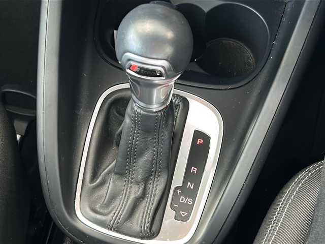 アウディ Ａ１ SB 1．0TFSI スポーツ 岐阜県 2018(平30)年 7万km グレイシアホワイトメタリック 純正ナビ/FM/Bluetooth/バックカメラ/ETC/シートヒーター(D/N)/スマートキー/プッシュスタート/クリアランスソナー/横滑り防止装置/アイドリングストップ/パーキングエイド/スピードオーバー警告/自動防眩ルームミラー/革巻きステアリング/ステアリングホイールボタン/センターロッキング/エクステリアライト/マトリクスLEDヘッドライト